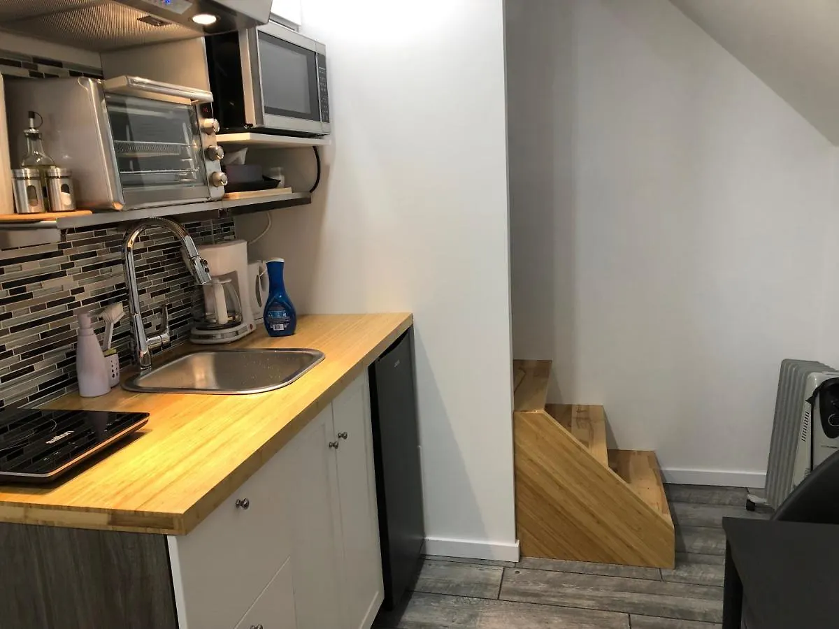 Appartement Well Equipped Studio For Non-Smoking Guests Only Citq Зo9467 Longueuil