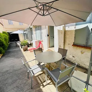 maisonnette-studio-bas-suquet-200m-plages-700m-palais-au-calme.fr-provencehotel.com/